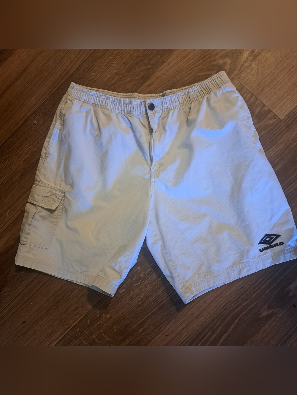 Vtg Y2k Men’s Umbro Light Beige Cargo Shorts Soccer Sz Medium EUC 32 -34 Waist